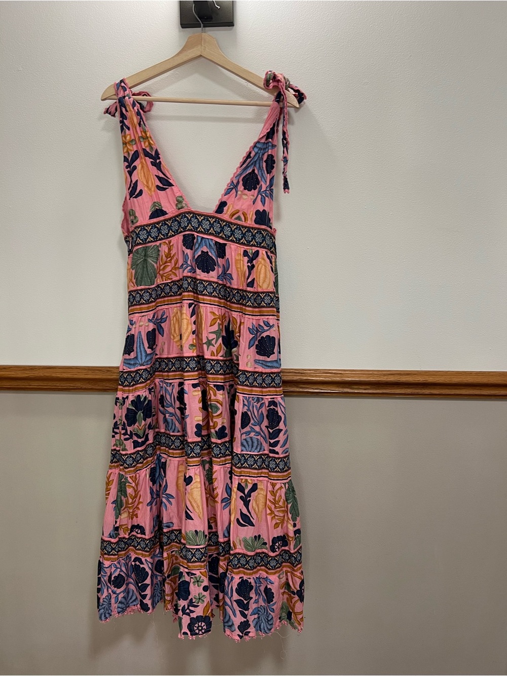 Farm Rio Pink Seashell Tapestry Midi Size Large Retails $275 - Picture 8 of 11